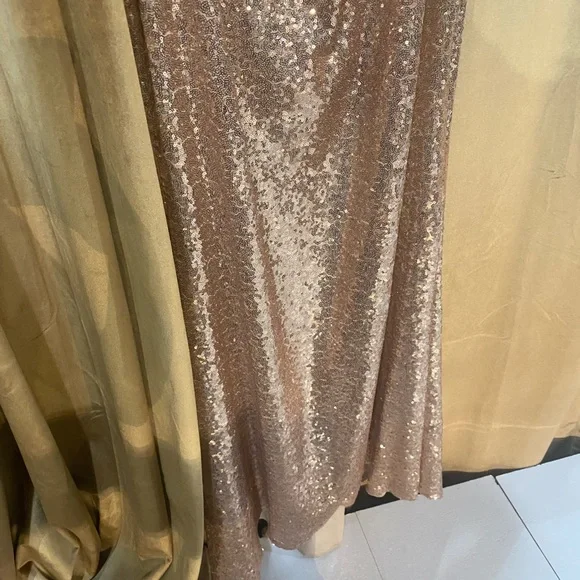 Elegant Strapless Sequin Dress - Picture 5 of 8